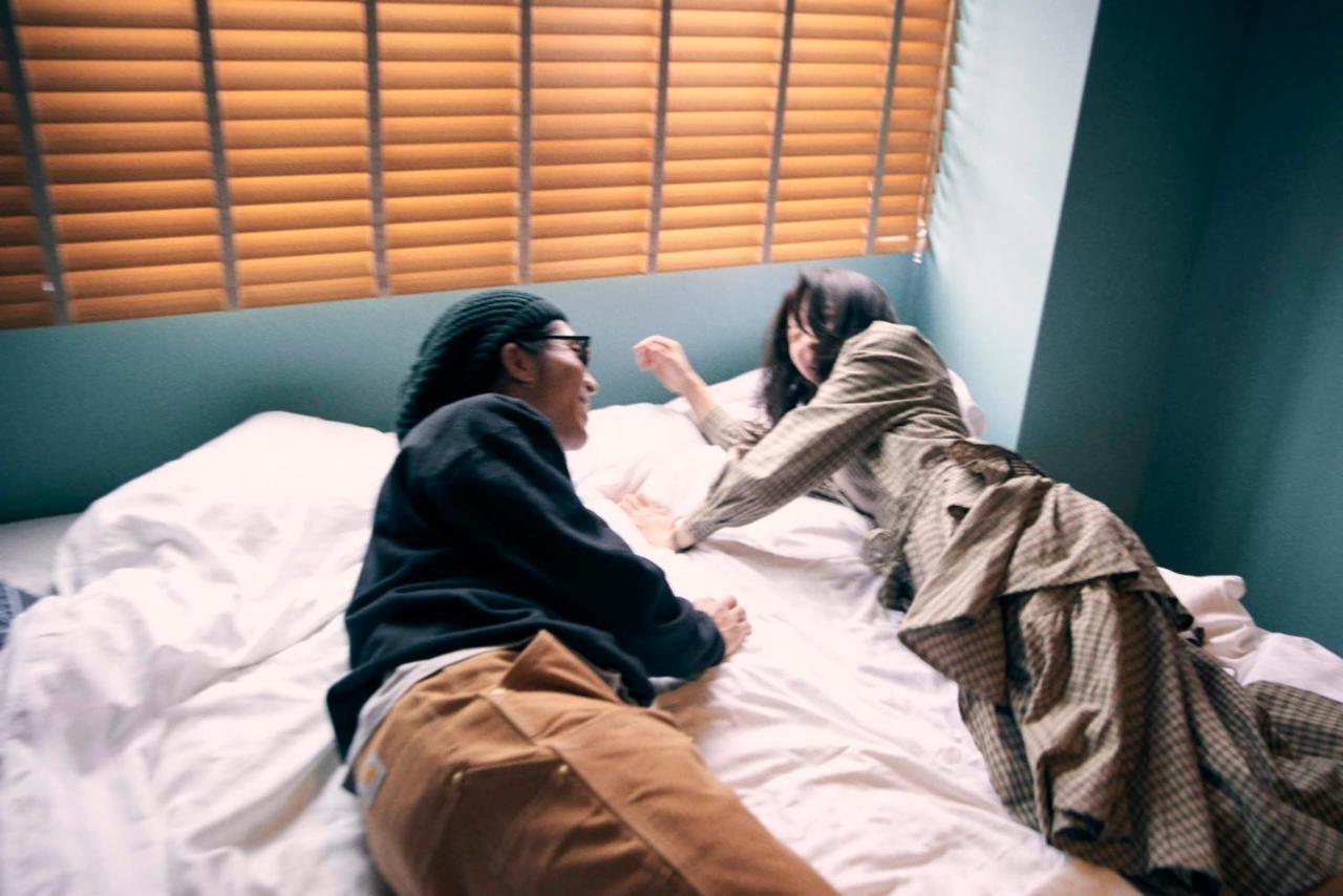 She, Hotel 3*