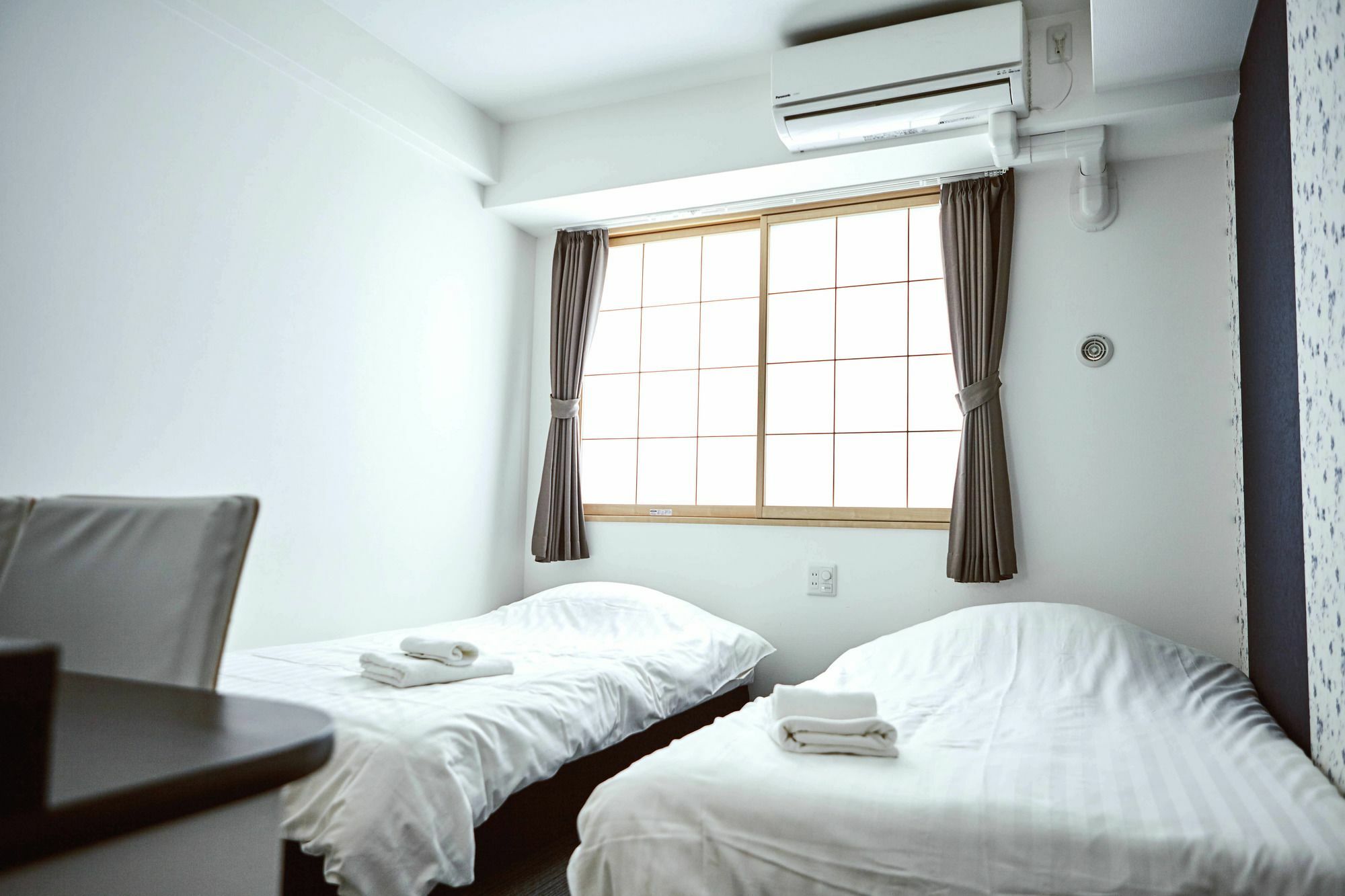 She, Hotel Kyoto